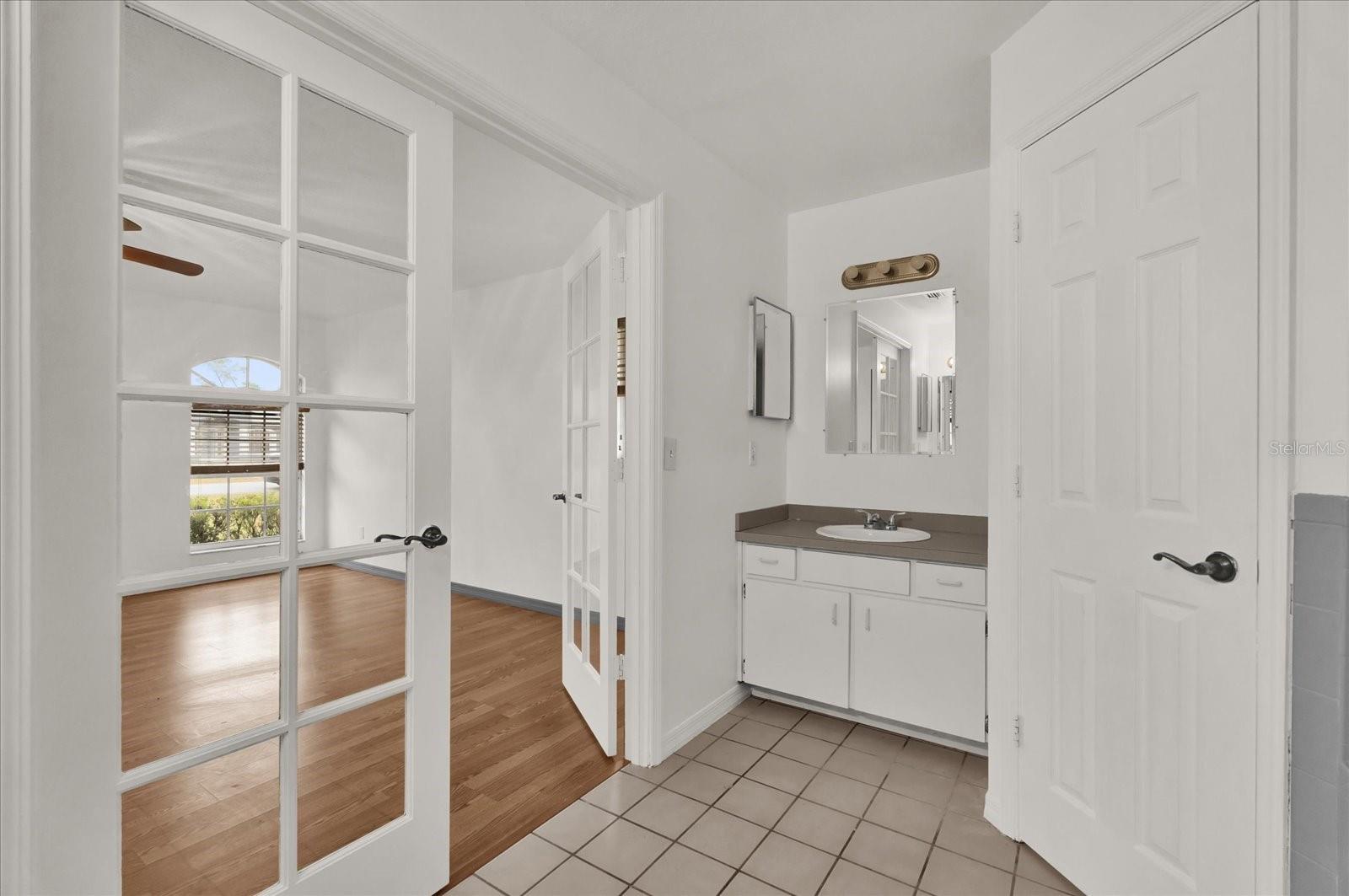 Image 4 of 32 For 2841 Derby Drive