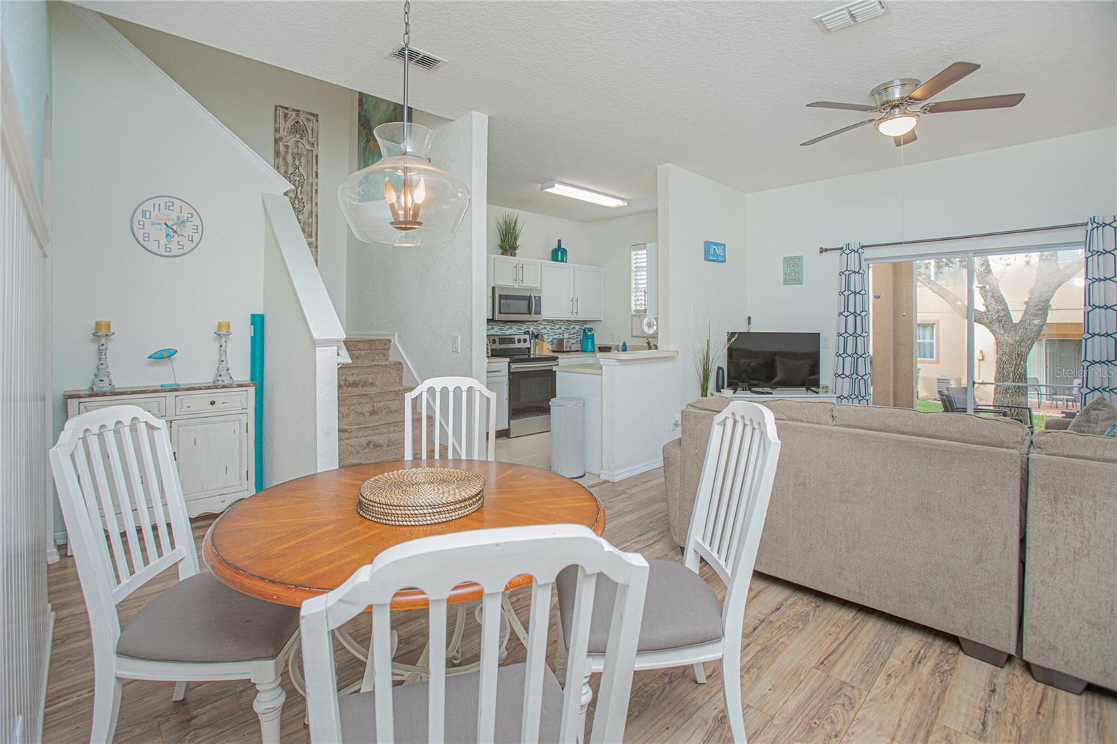 Image 3 of 21 For 121 Palermo Street