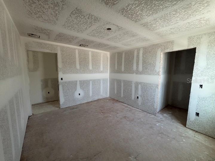 Image 19 of 34 For 710 Junonia Blvd
