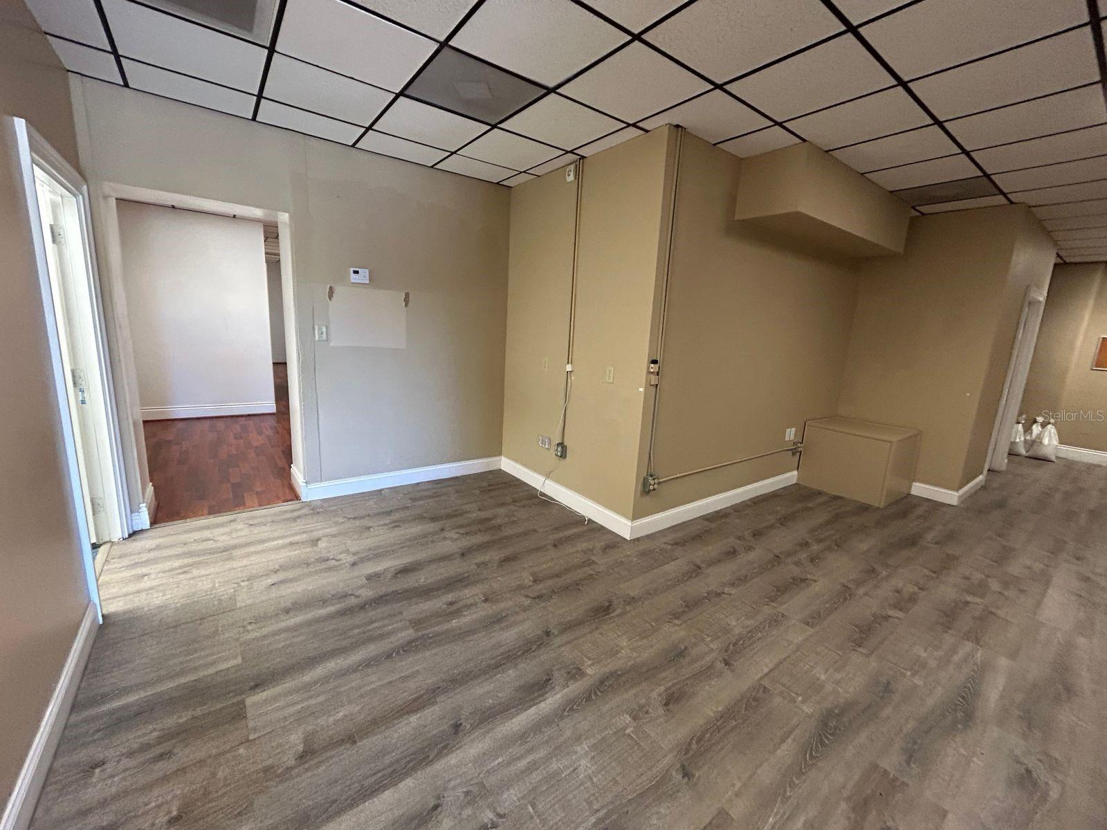 Listing photo id 10 for 608 Ingraham Avenue