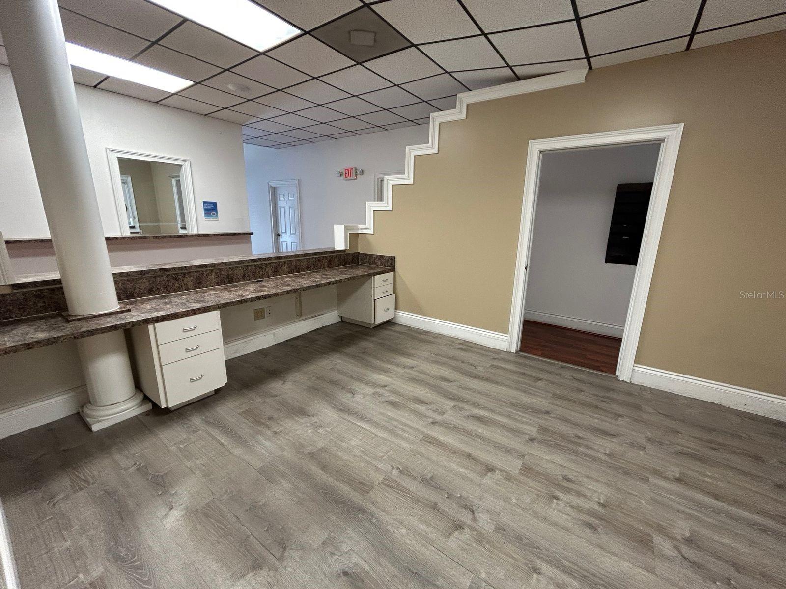 Listing photo id 27 for 608 Ingraham Avenue