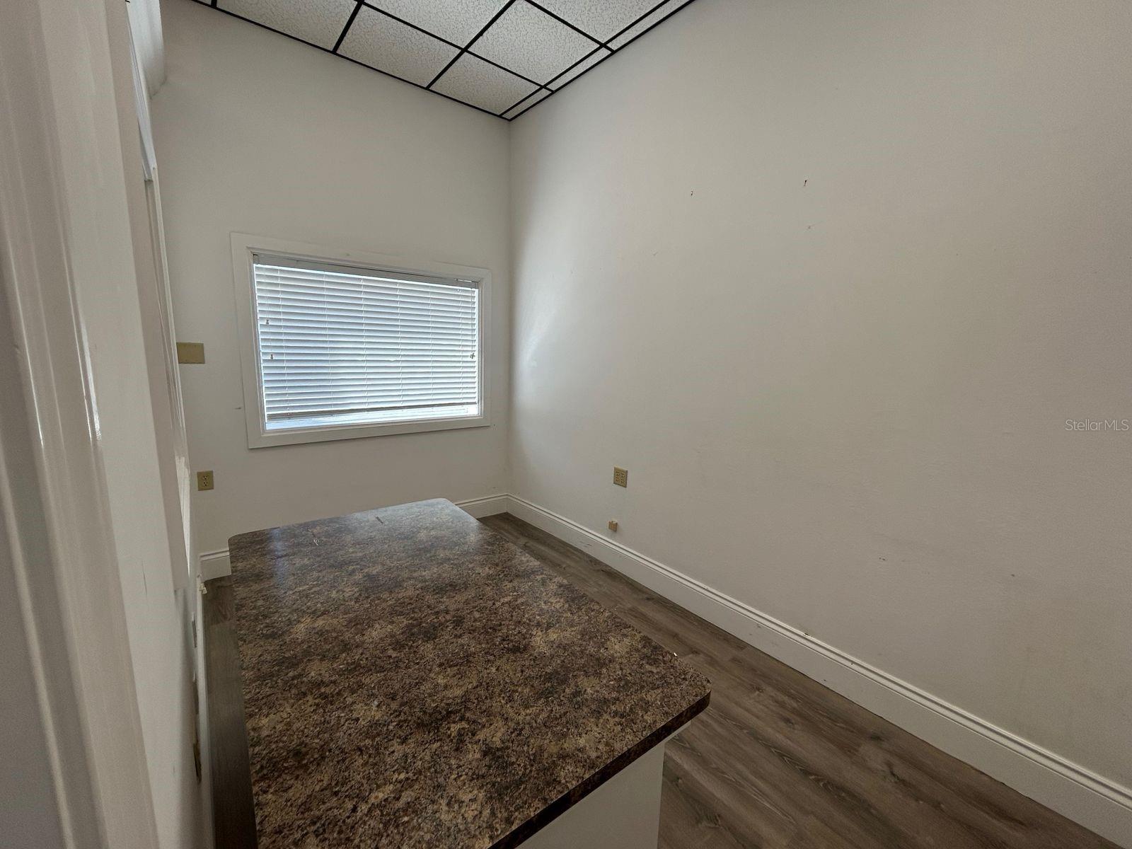 Listing photo id 38 for 608 Ingraham Avenue