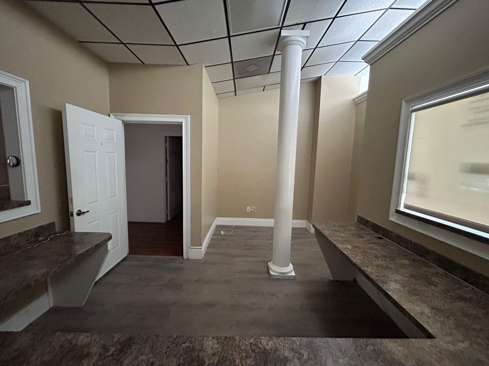 Listing photo id 40 for 608 Ingraham Avenue