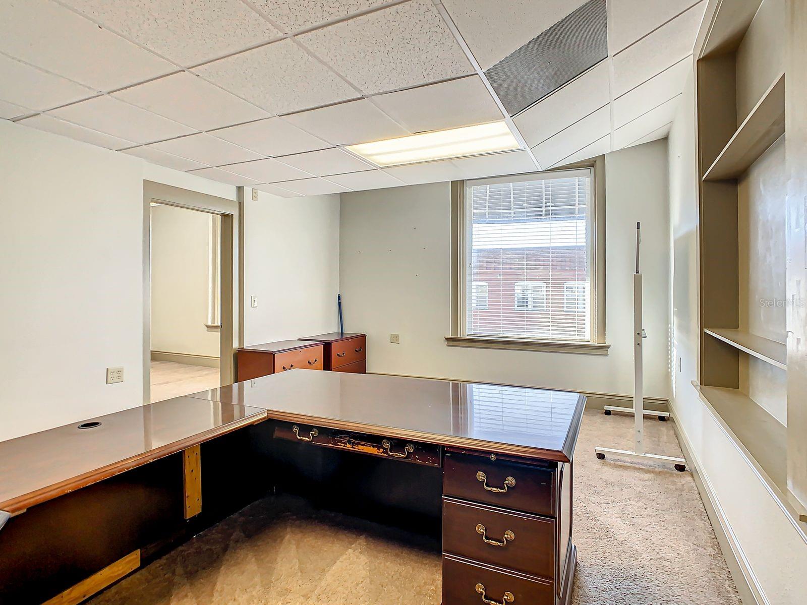 Listing photo id 5 for 608 Ingraham Avenue