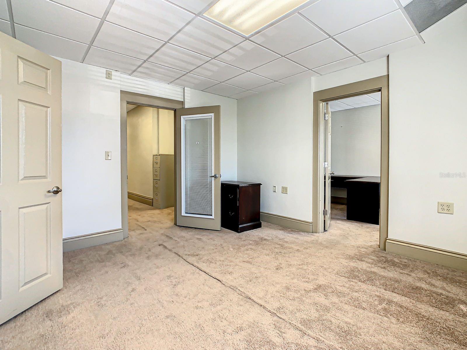 Listing photo id 6 for 608 Ingraham Avenue