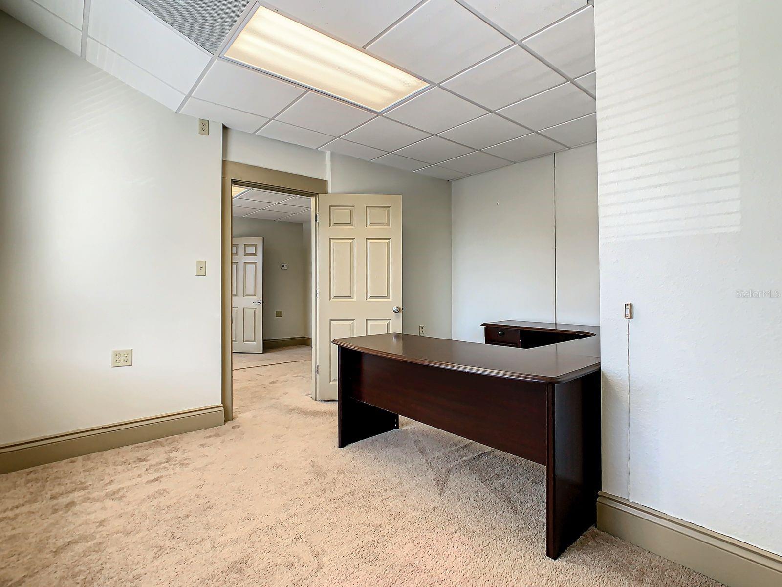 Listing photo id 7 for 608 Ingraham Avenue