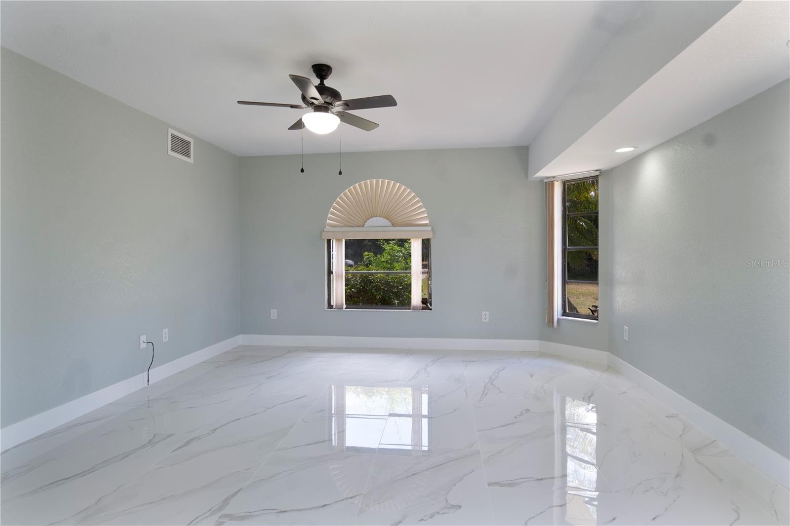 Image 18 of 40 For 1147 Yachtsman Lane