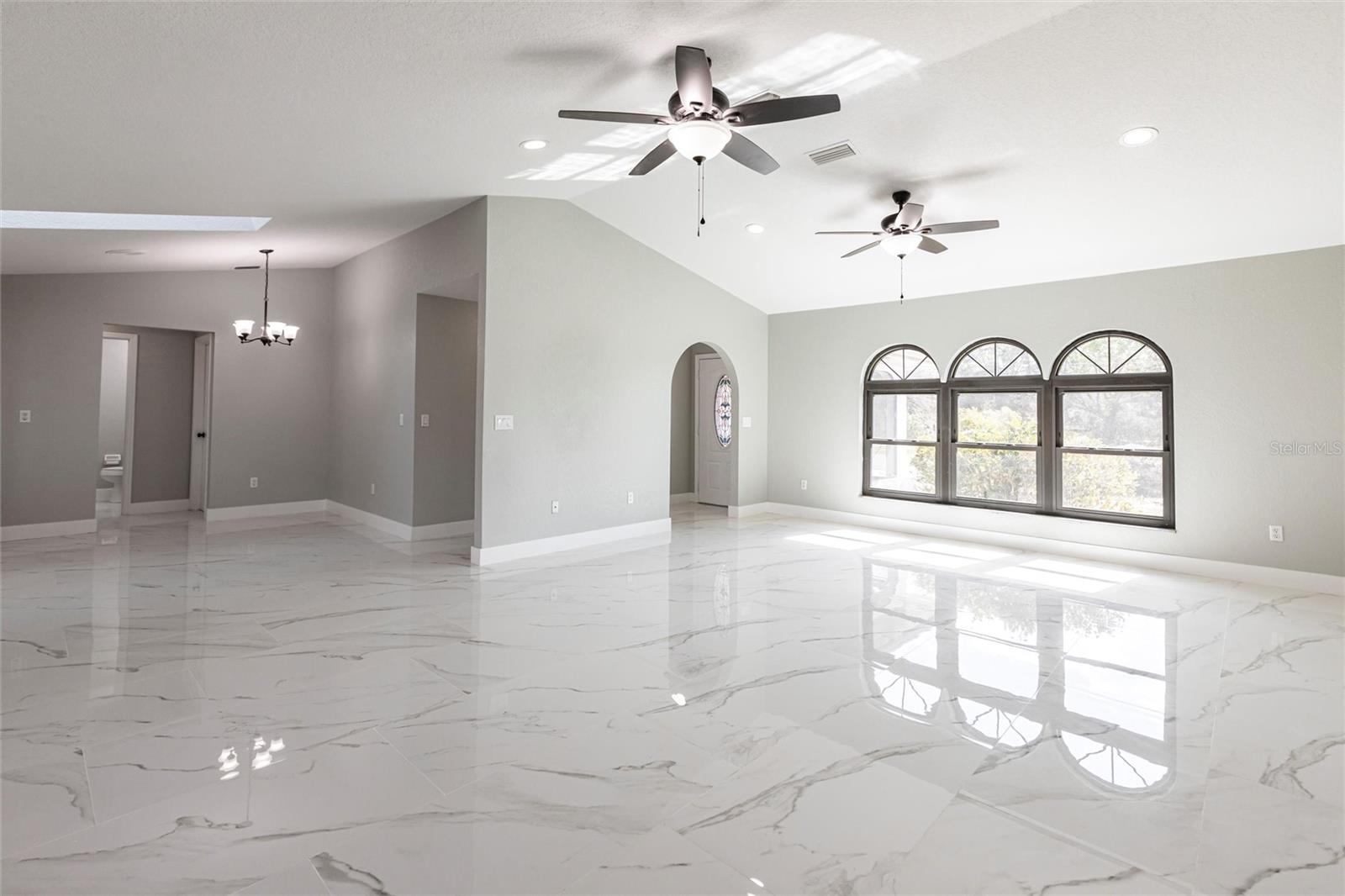 Image 5 of 40 For 1147 Yachtsman Lane