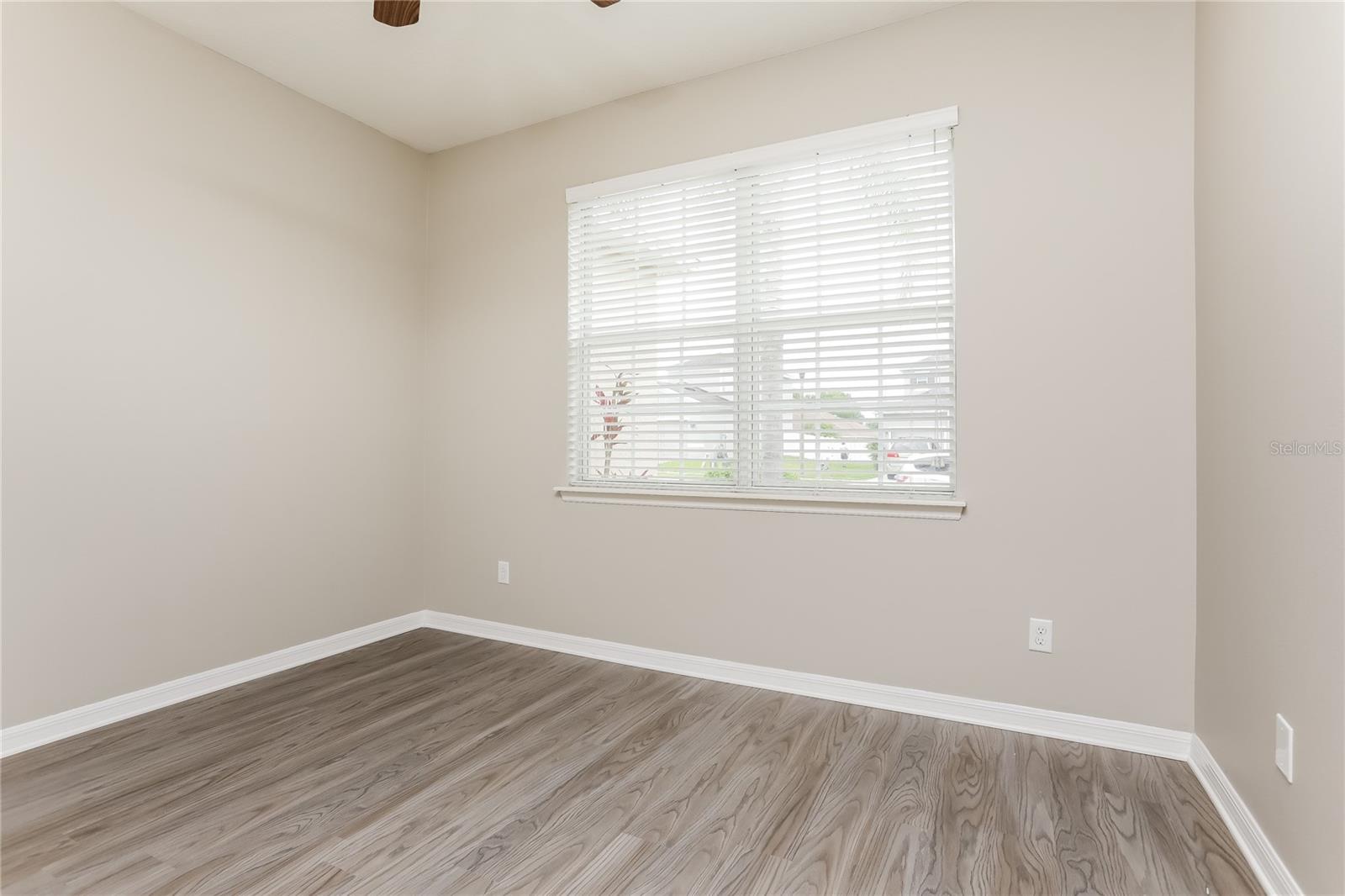 Image 10 of 16 For 1821 Candlenut Circle