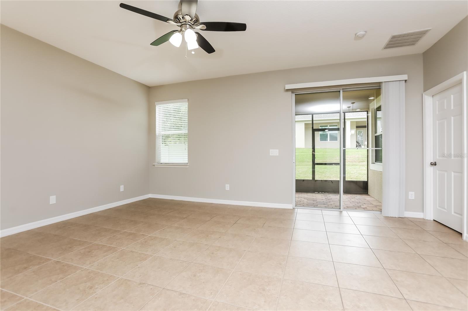 Image 3 of 16 For 1821 Candlenut Circle