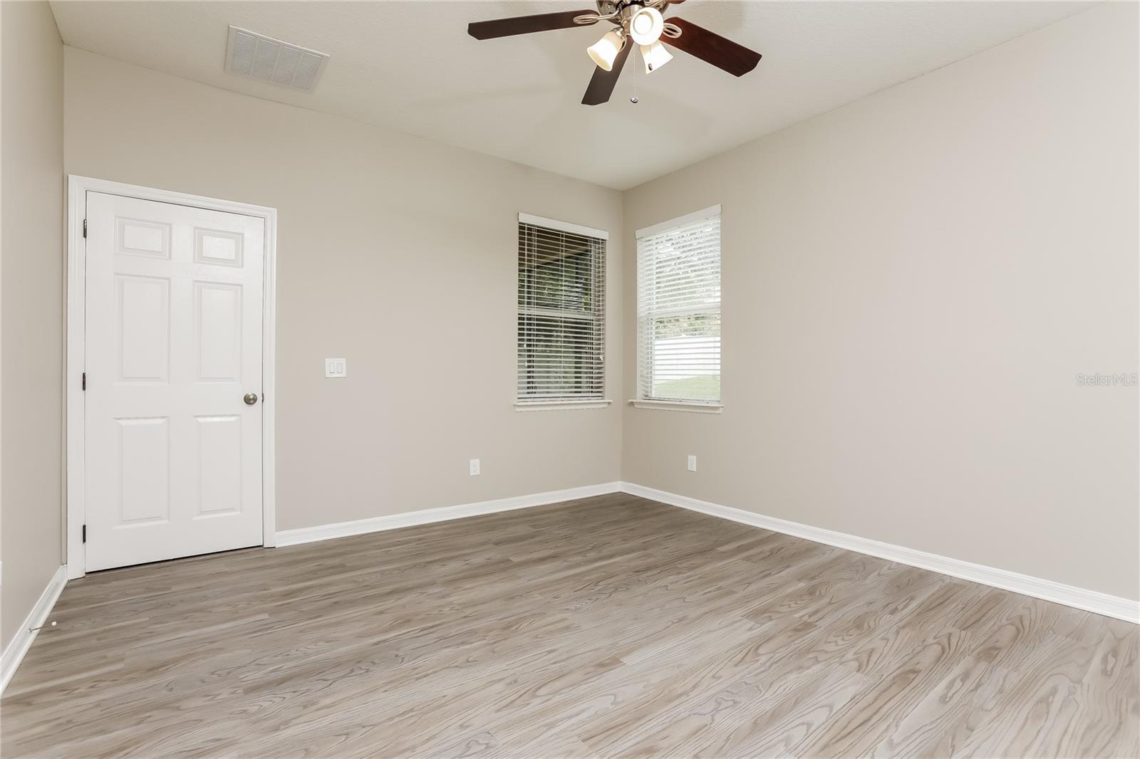 Image 7 of 16 For 1821 Candlenut Circle