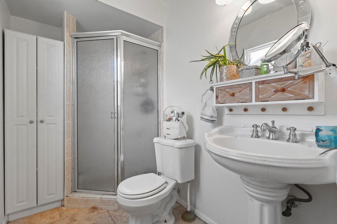 Image 10 of 17 For 978 Jerico Drive