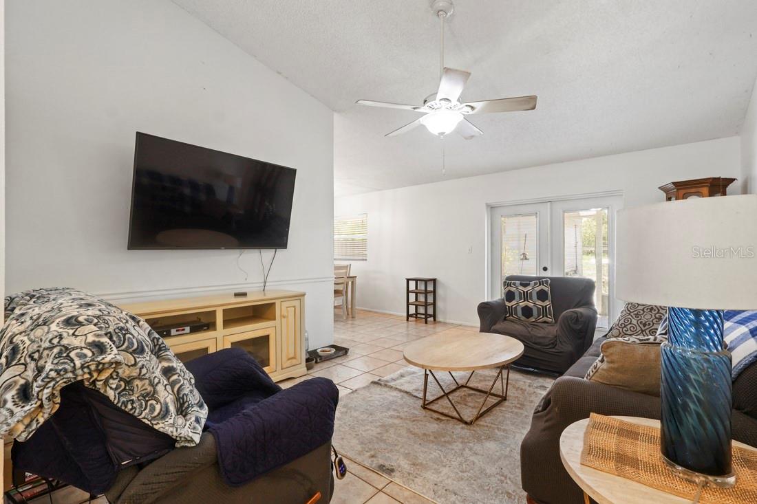 Image 4 of 17 For 978 Jerico Drive