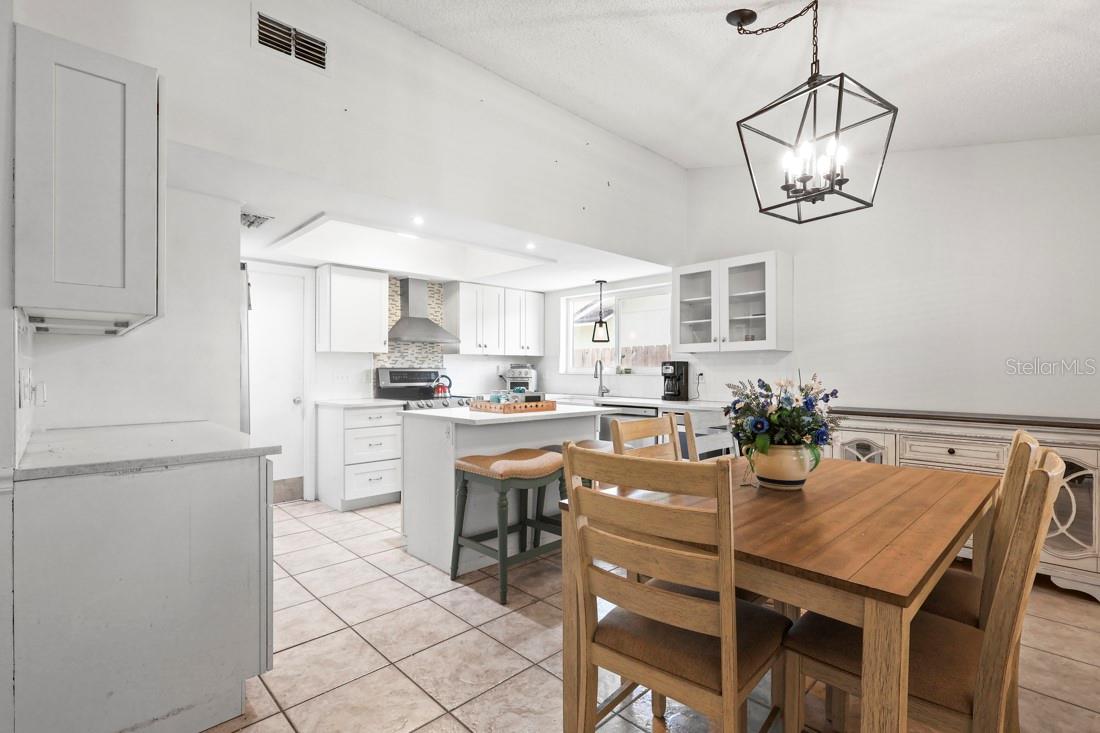 Image 6 of 17 For 978 Jerico Drive