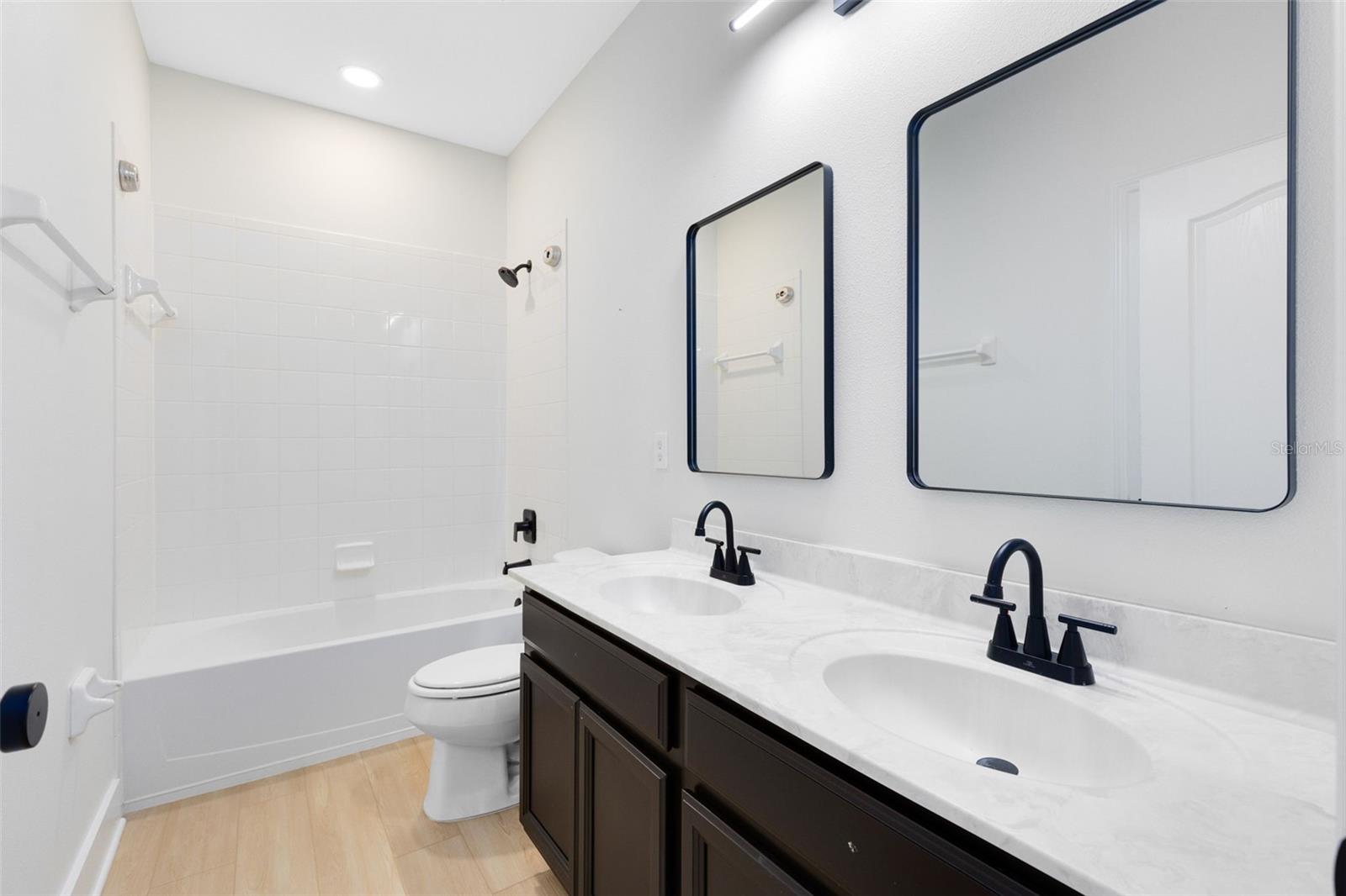 Image 15 of 40 For 5116 Sorrento Boulevard W