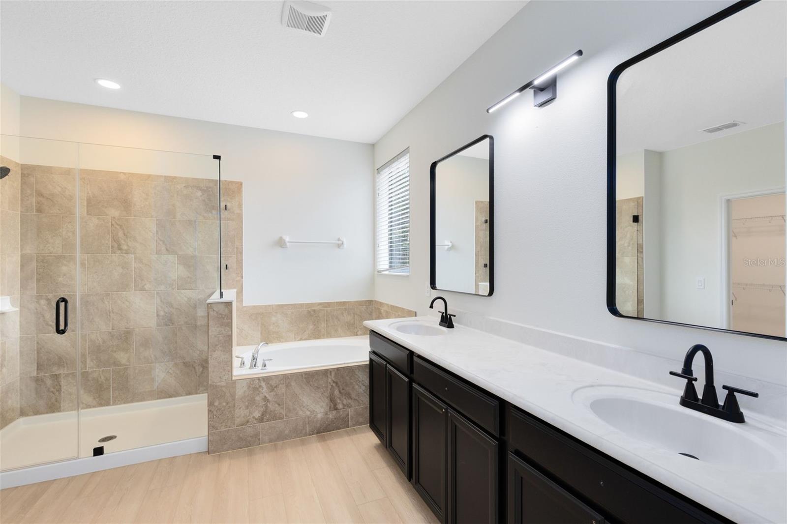 Image 21 of 40 For 5116 Sorrento Boulevard W