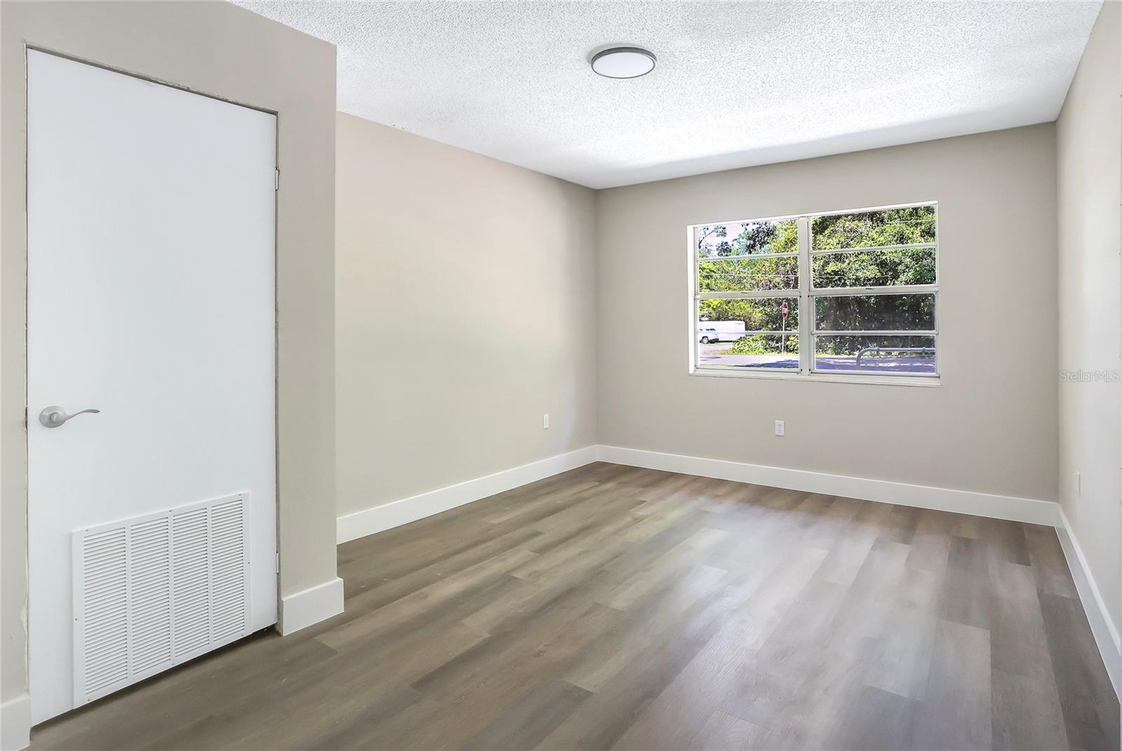 Image 17 of 24 For 2536 3rd Avenue