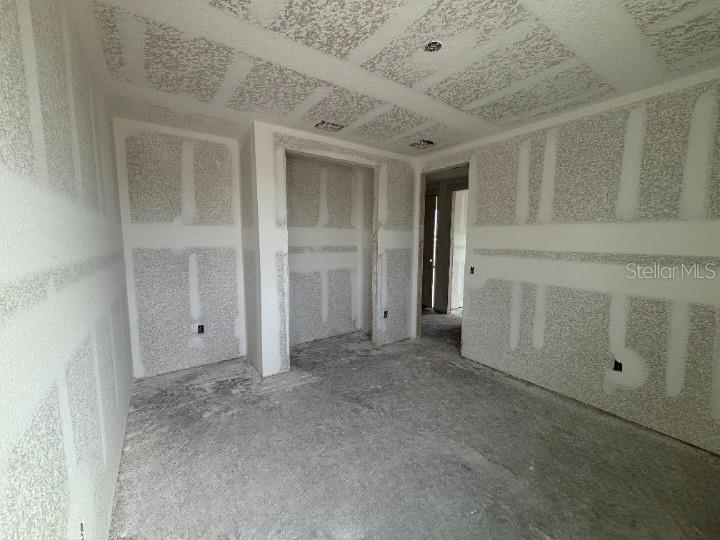 Image 13 of 30 For 706 Junonia Blvd