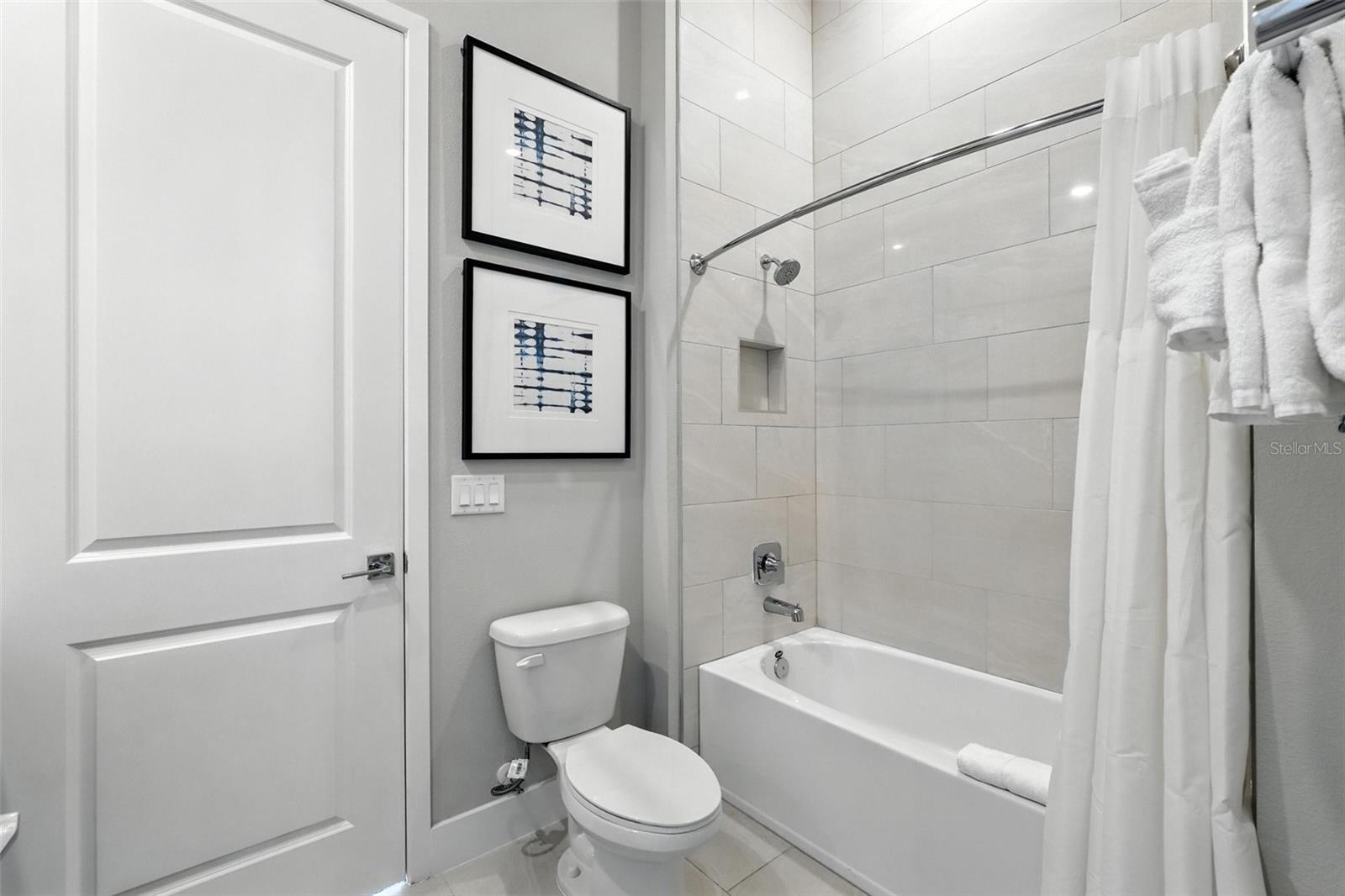 Image 33 of 71 For 7770 Sandy Ridge Drive 234