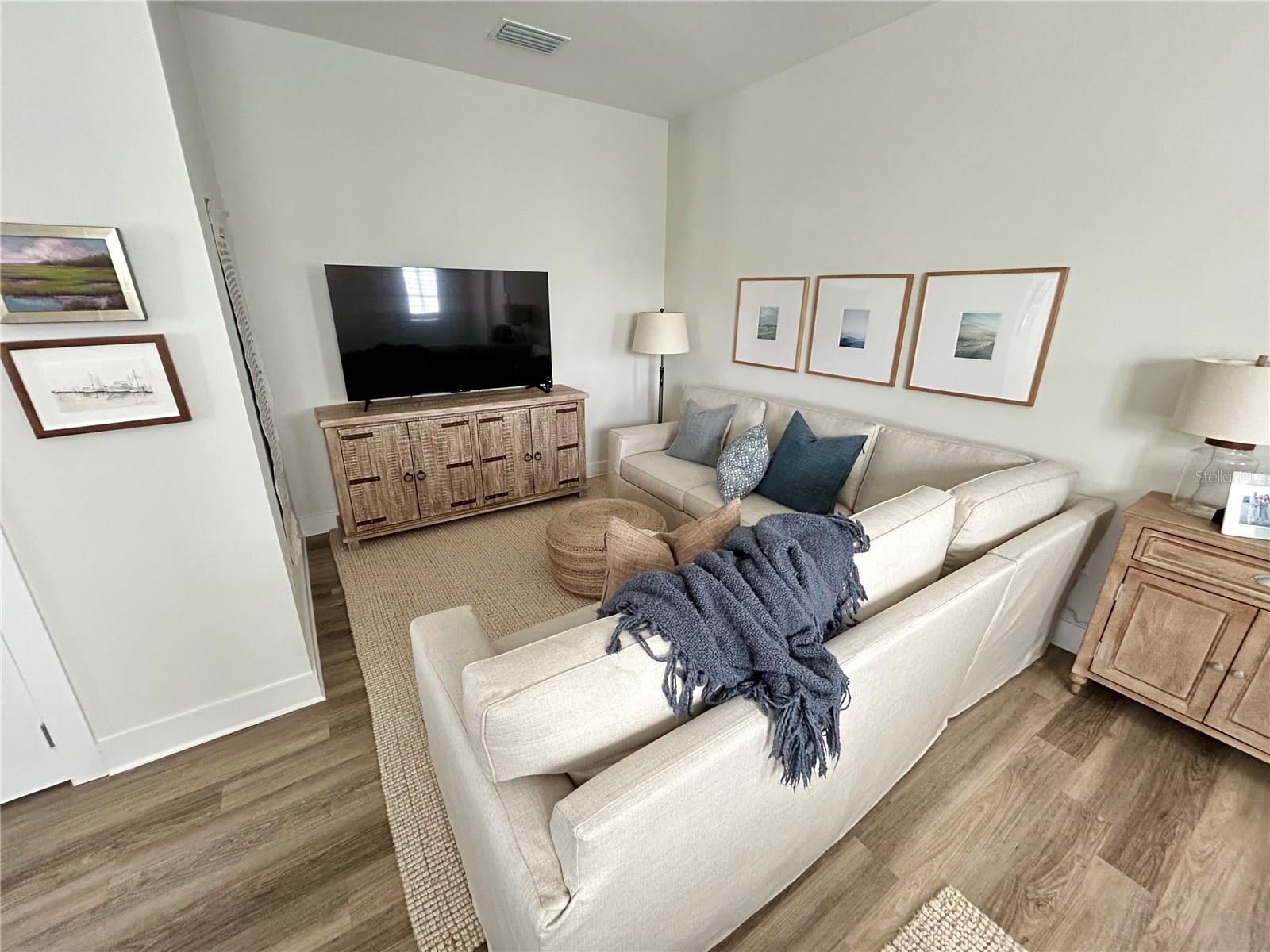 Image 5 of 16 For 1412 Brookdale Court