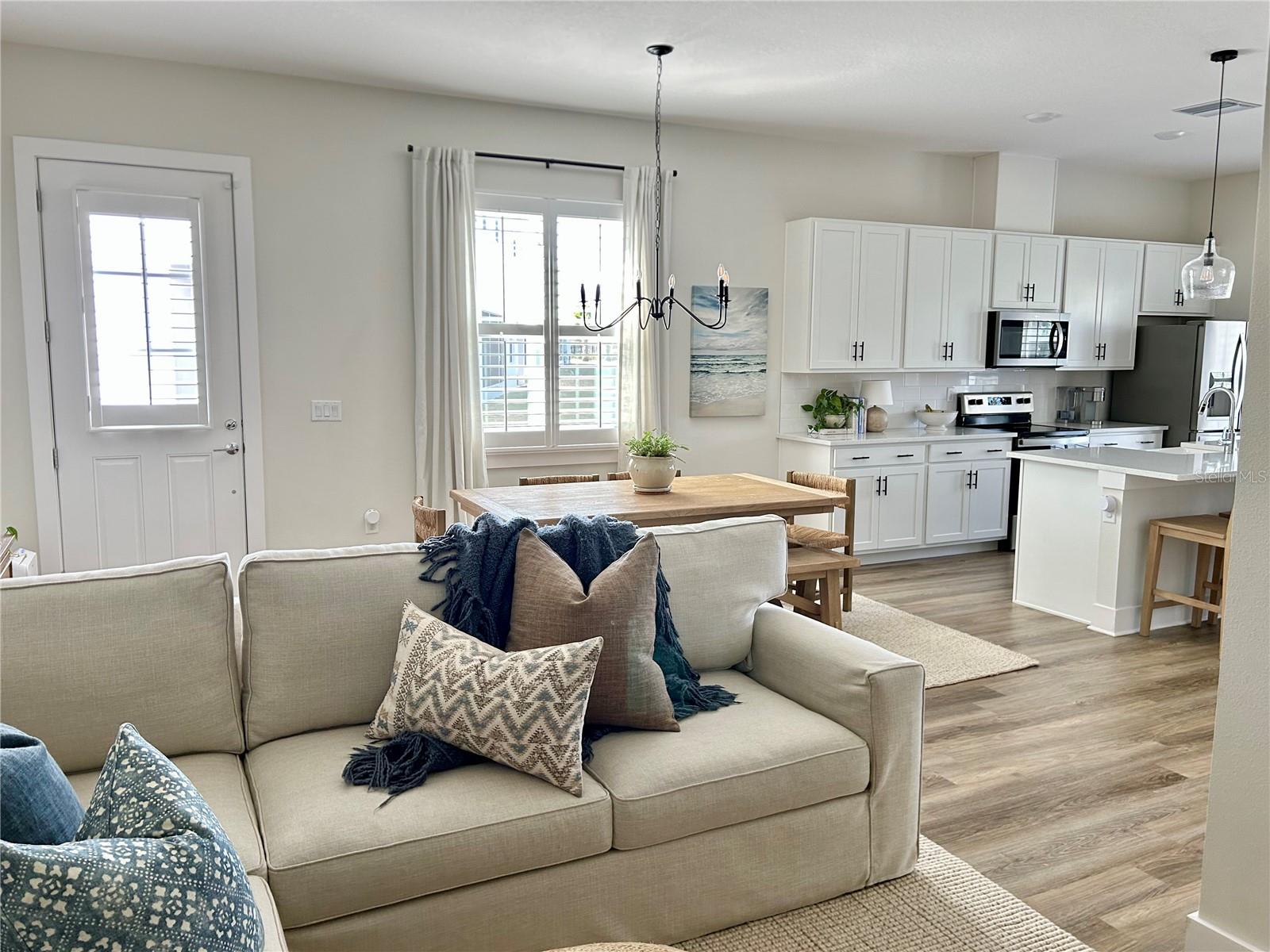 Image 6 of 16 For 1412 Brookdale Court