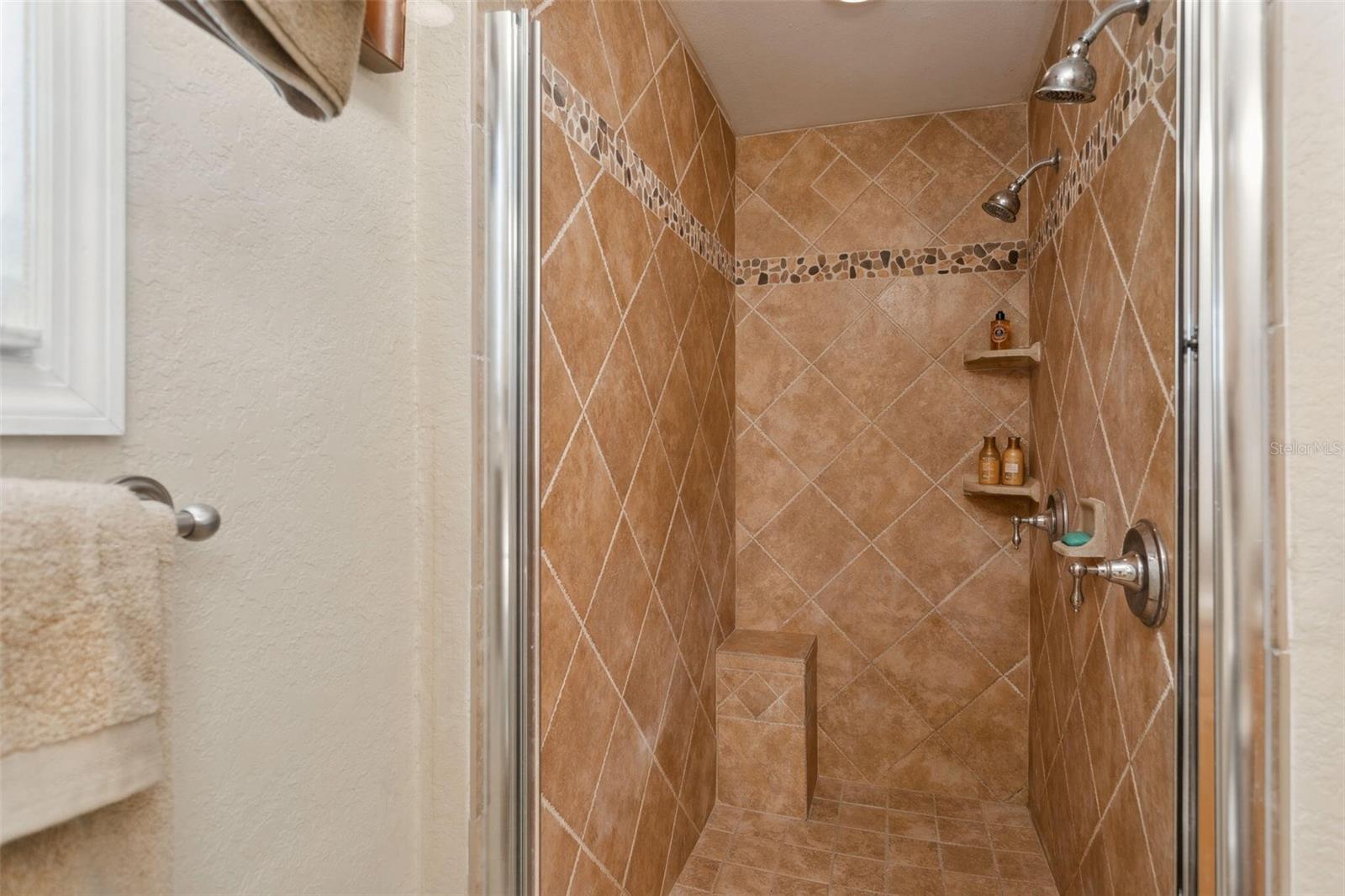 Listing photo id 12 for 3404 Villa Rosa Street