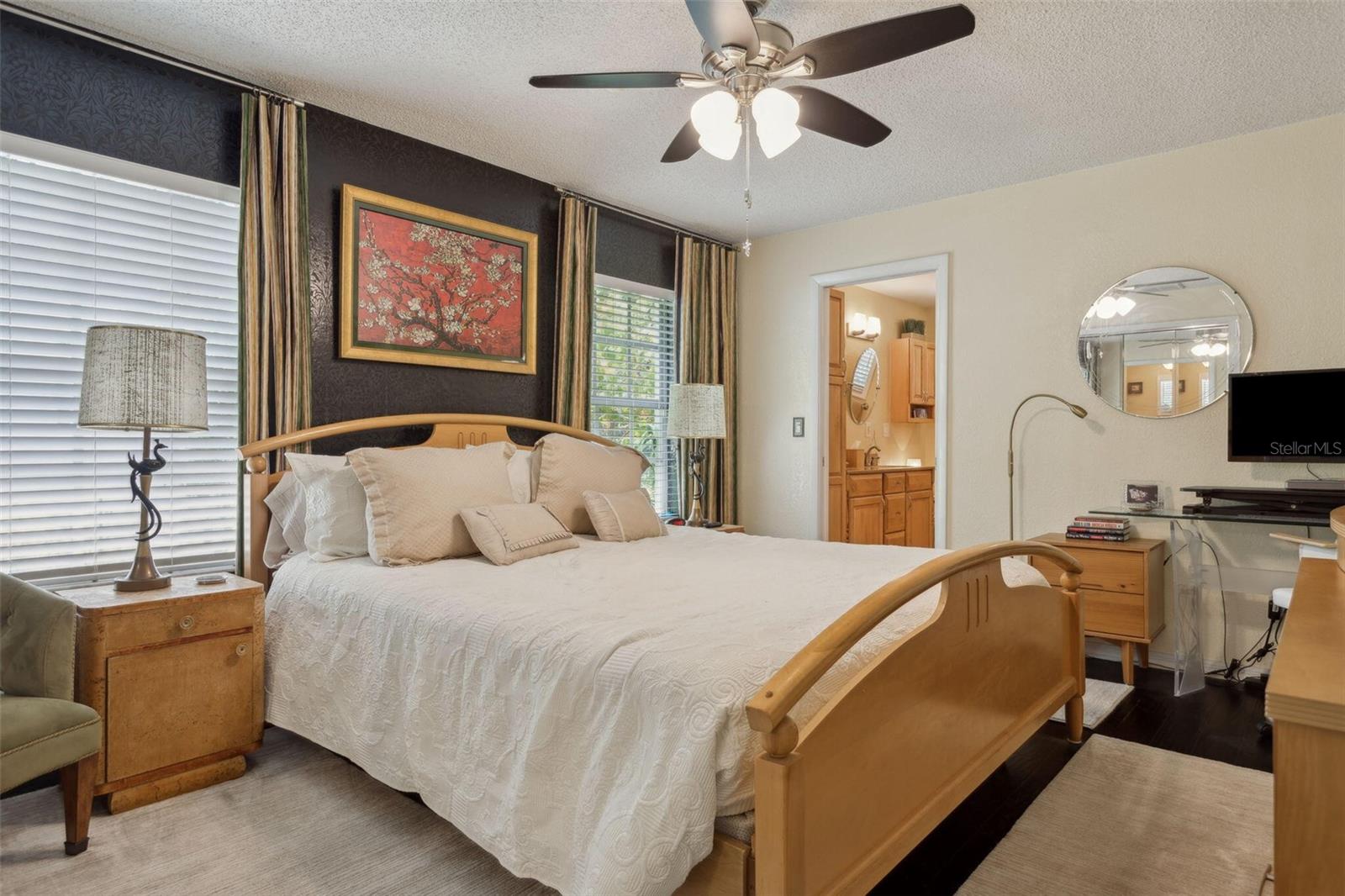 Listing photo id 13 for 3404 Villa Rosa Street