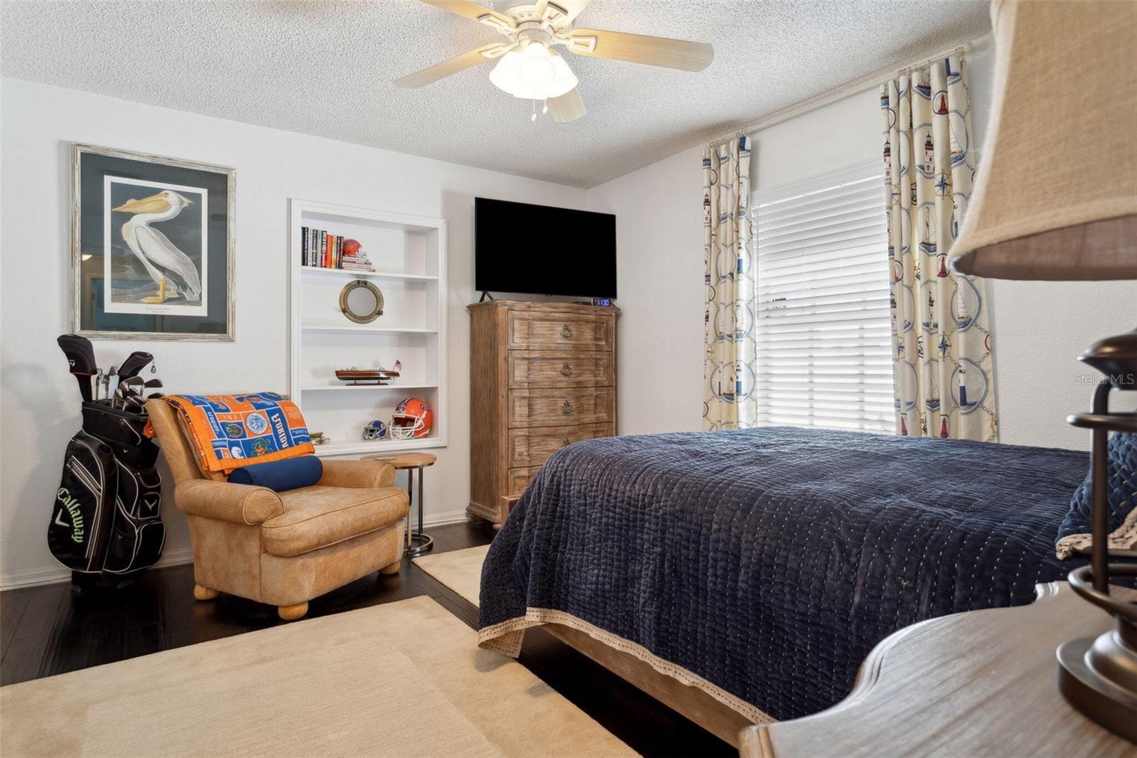 Listing photo id 7 for 3404 Villa Rosa Street
