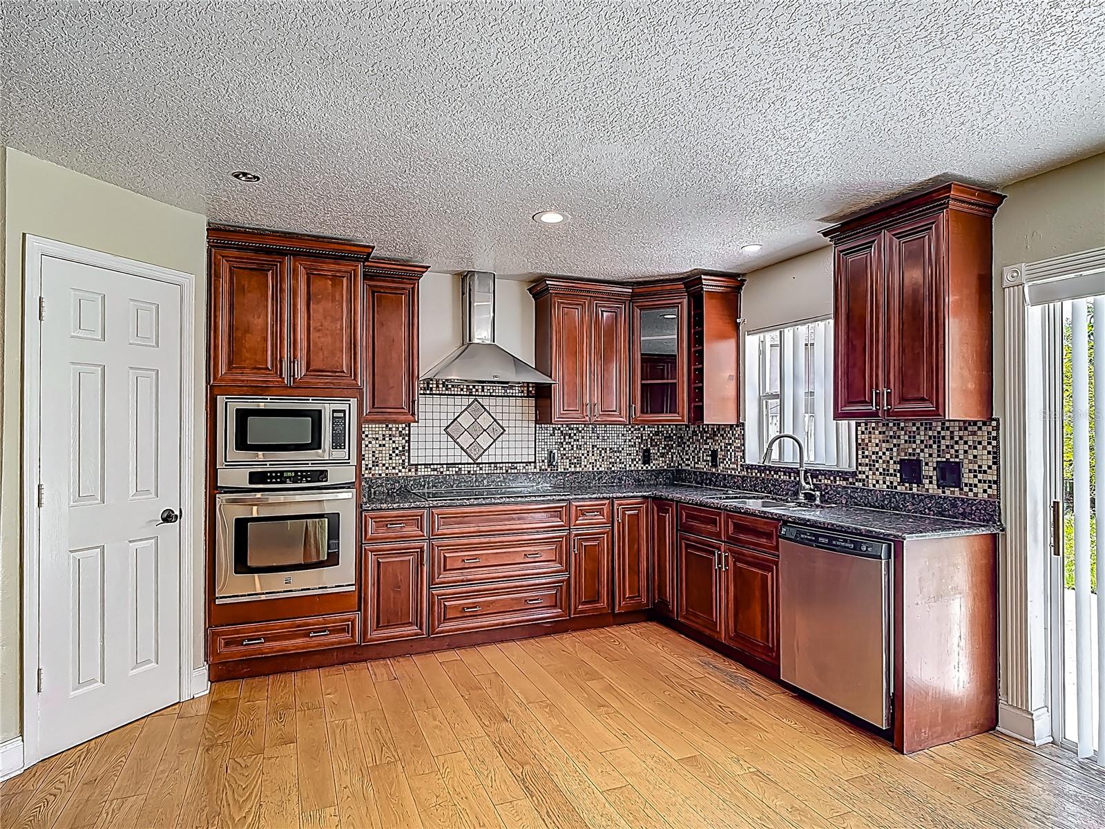 Image 22 of 60 For 3234 Amberley Park Circle