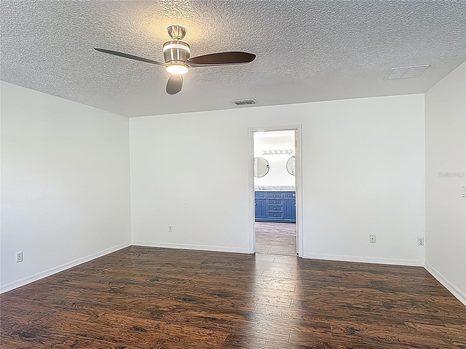 Image 44 of 60 For 3234 Amberley Park Circle