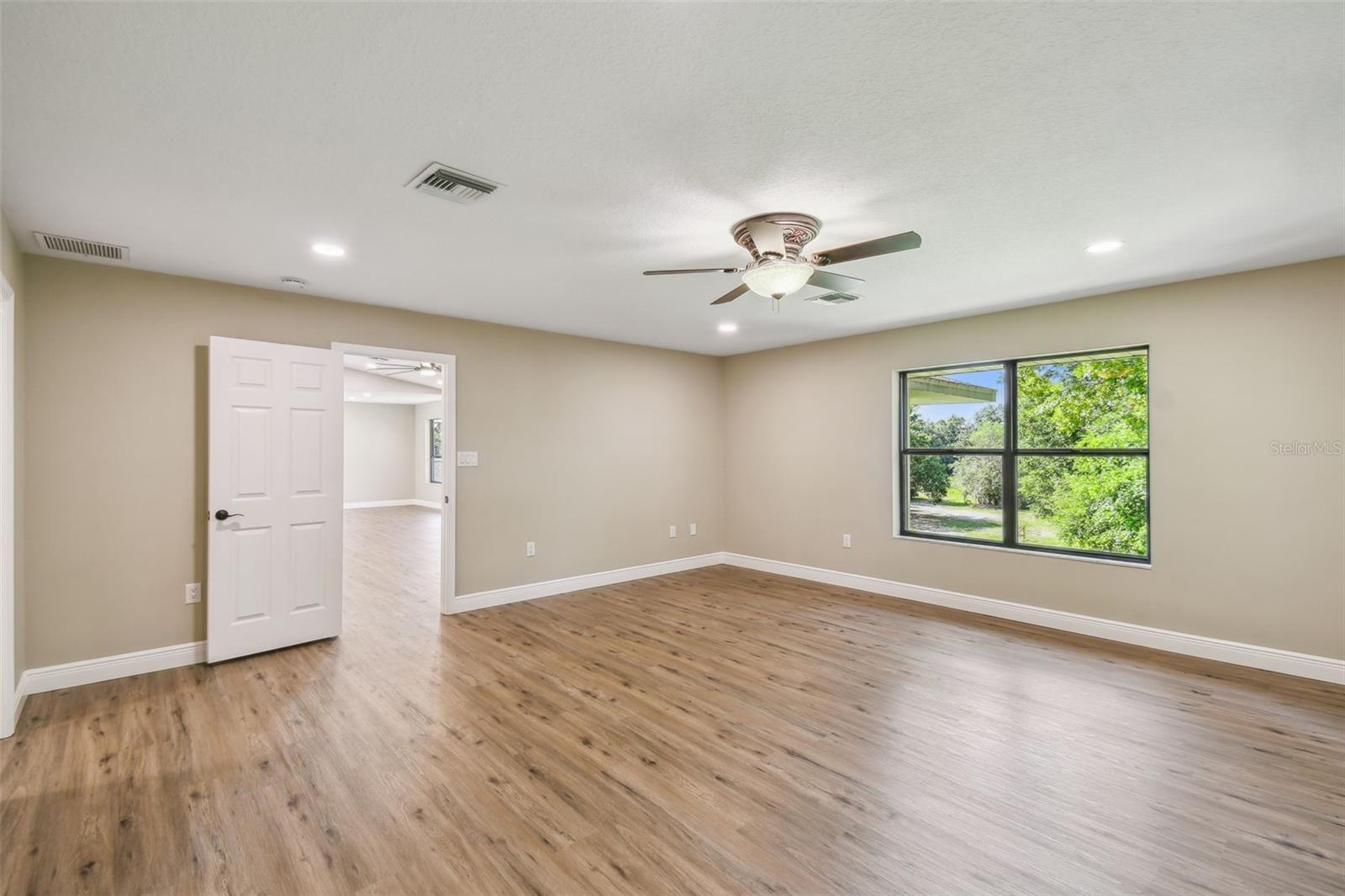 Image 10 of 44 For 33925 Highland Road