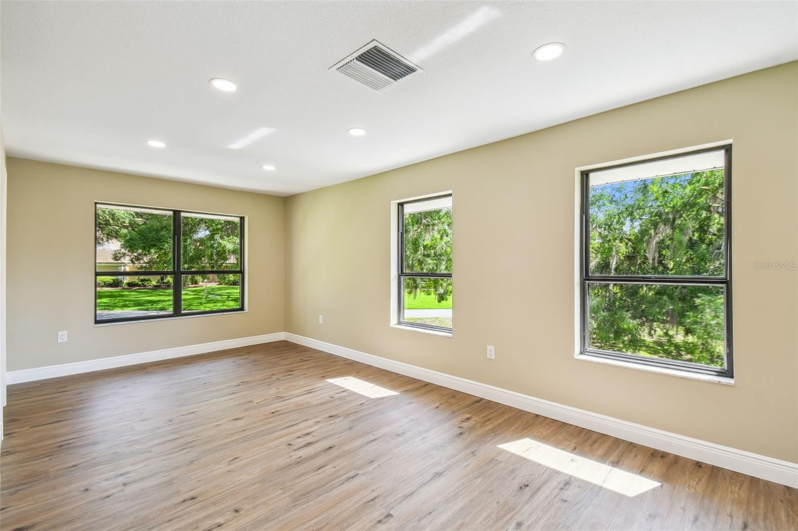 Image 8 of 44 For 33925 Highland Road