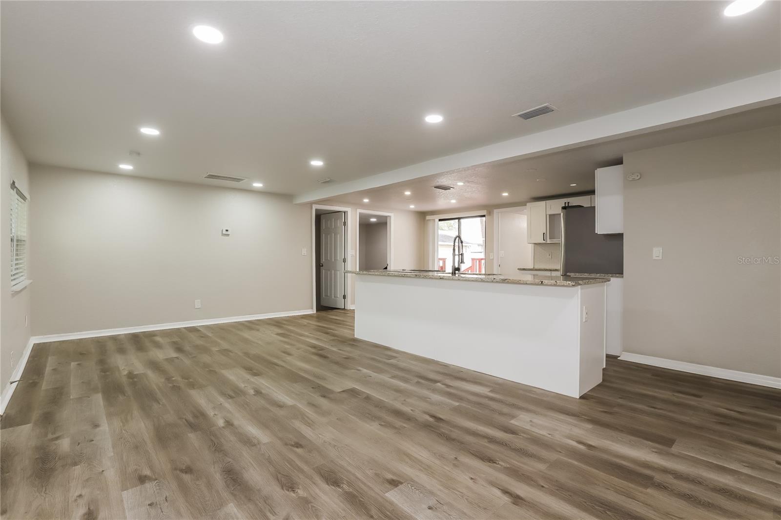 Image 5 of 16 For 4501 52nd Avenue N