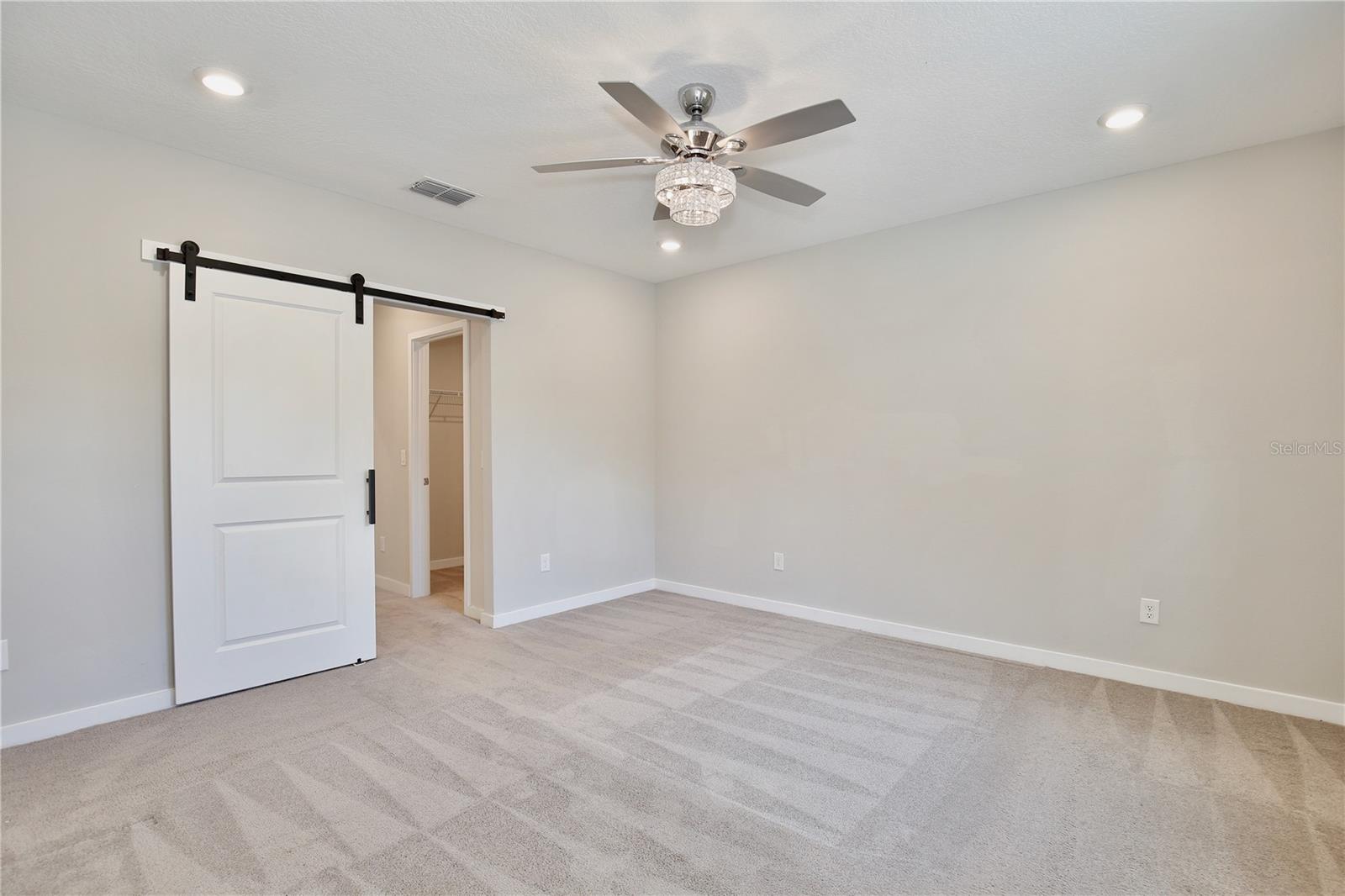 Image 18 of 52 For 934 Jessamy Street