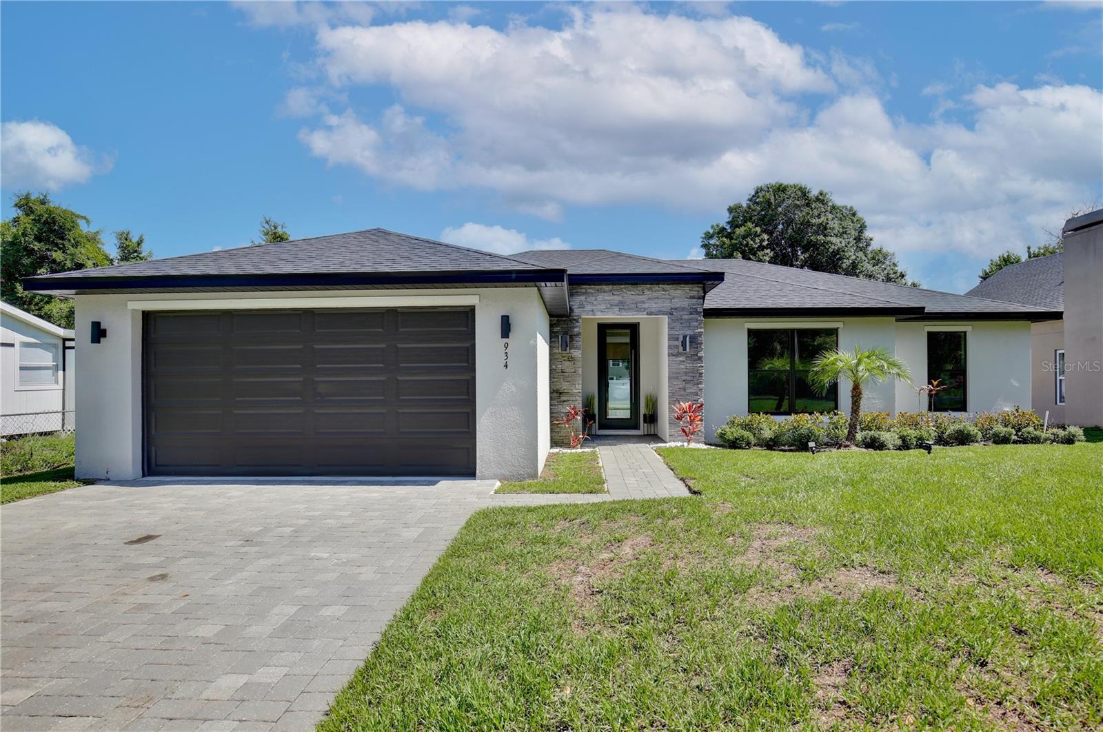 Image 2 of 52 For 934 Jessamy Street