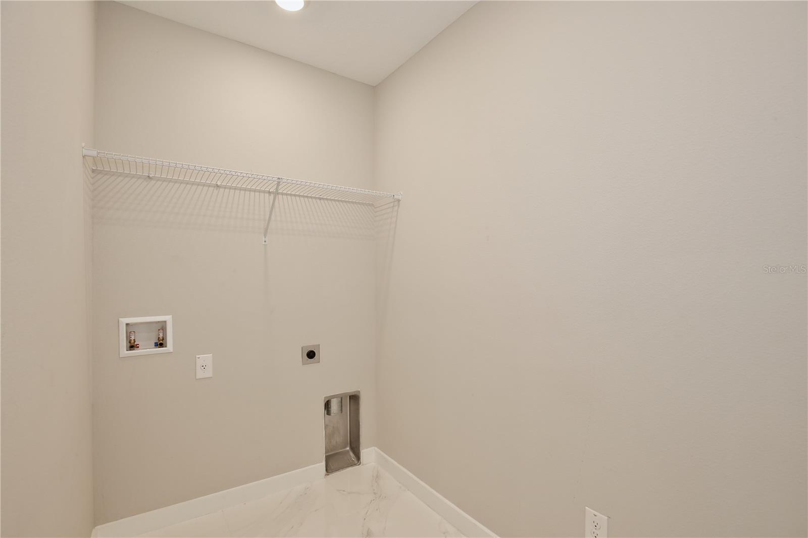 Image 30 of 52 For 934 Jessamy Street