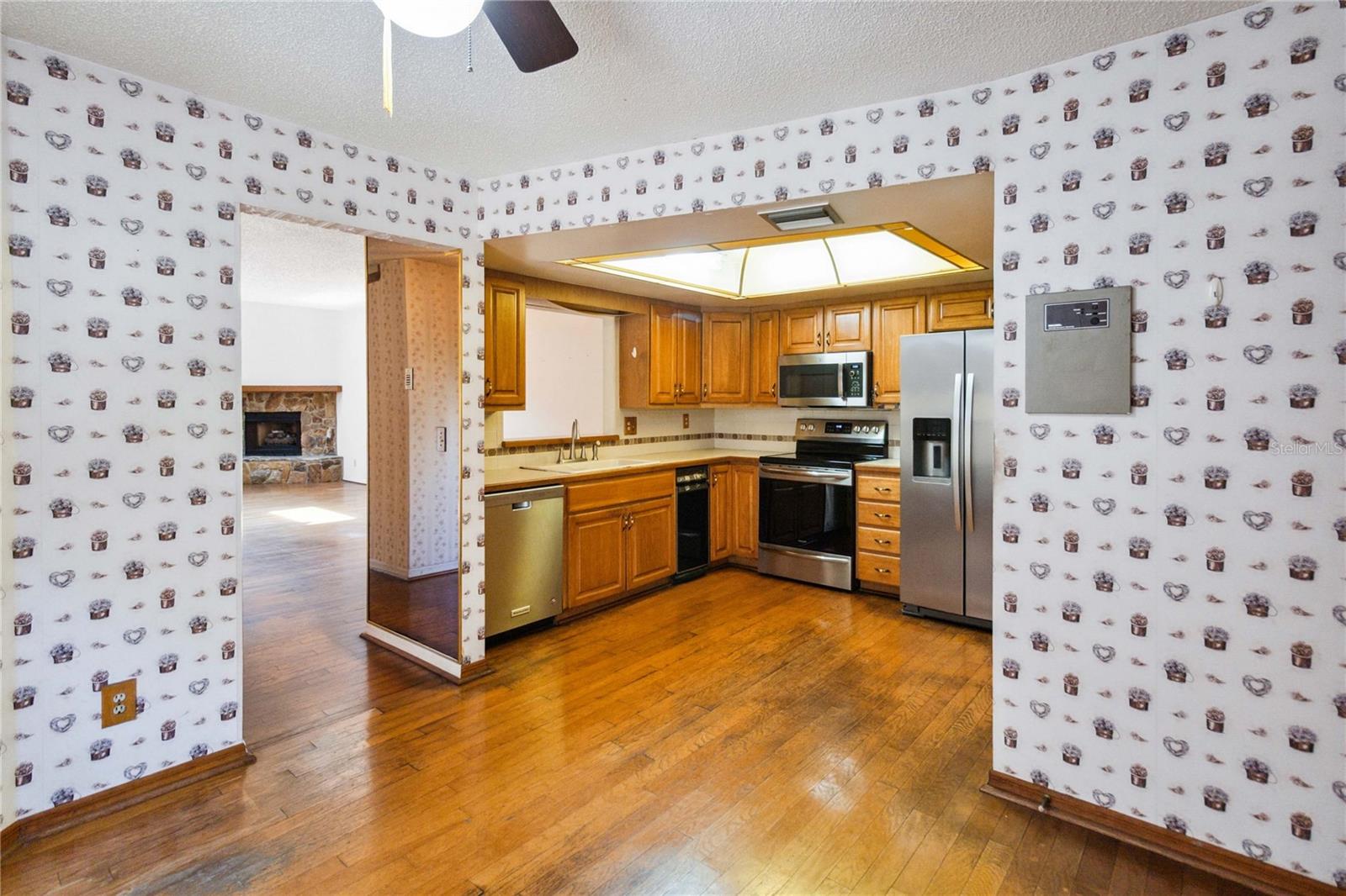 Image 13 of 36 For 1085 Island Way