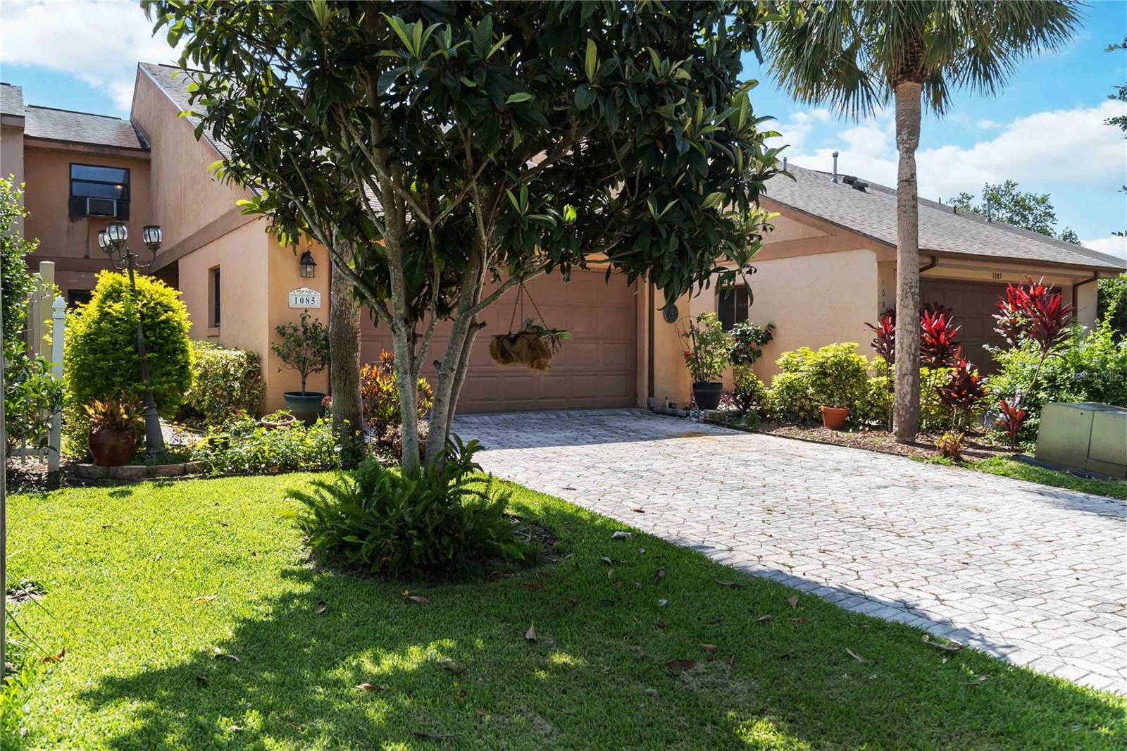 Image 2 of 36 For 1085 Island Way