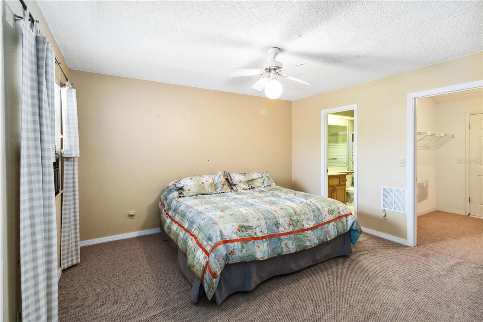 Image 24 of 36 For 1085 Island Way