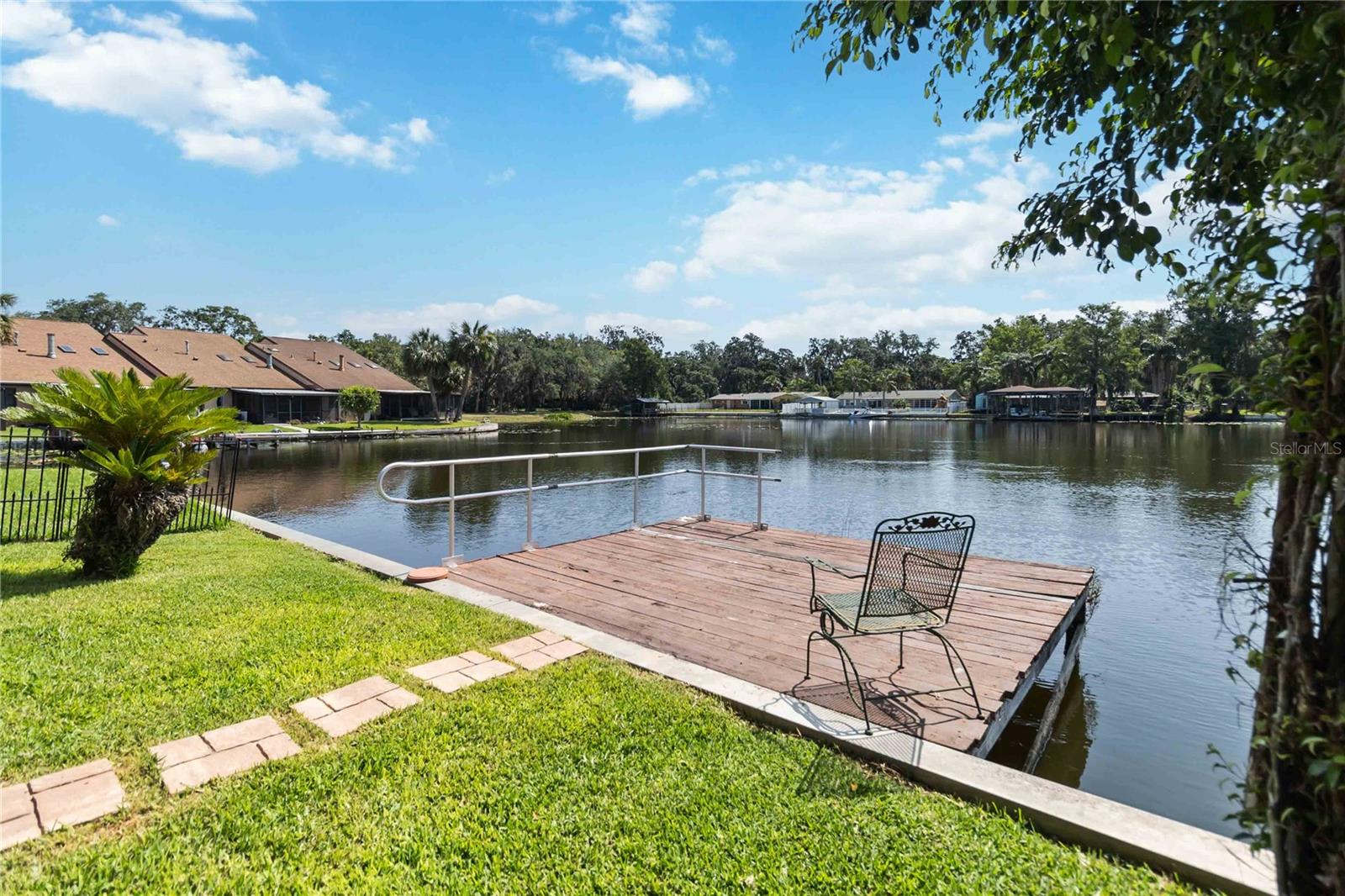 Image 7 of 36 For 1085 Island Way