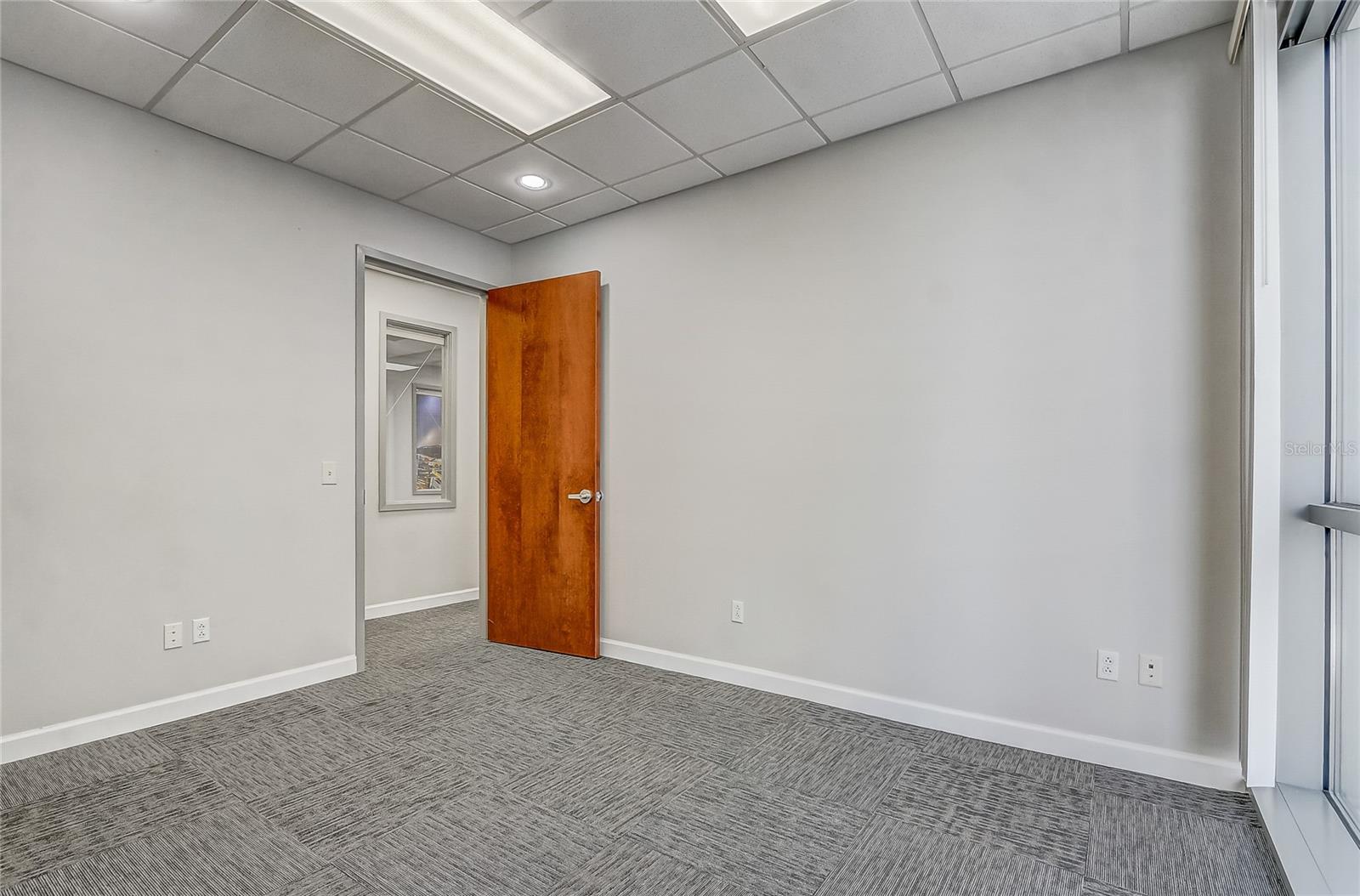 Image 13 of 17 For 121 Orange Avenue 920