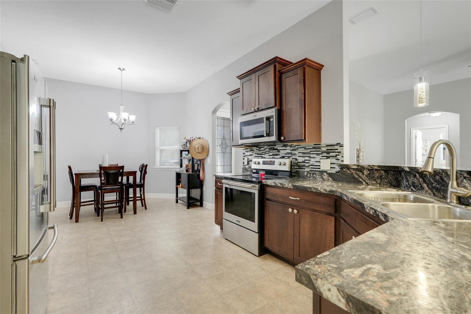 Image 11 of 32 For 812 Deep Wood Court
