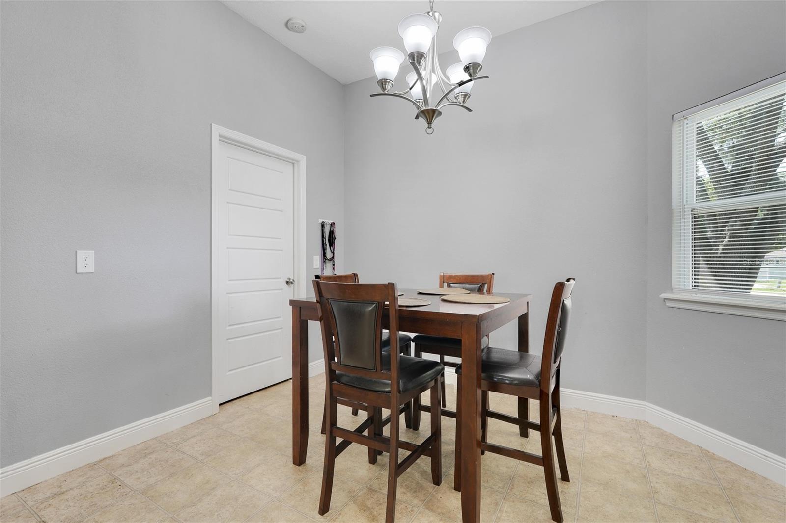Image 12 of 32 For 812 Deep Wood Court