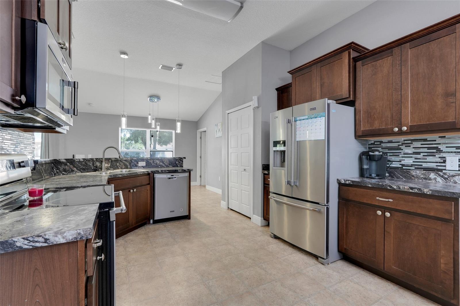 Image 13 of 32 For 812 Deep Wood Court