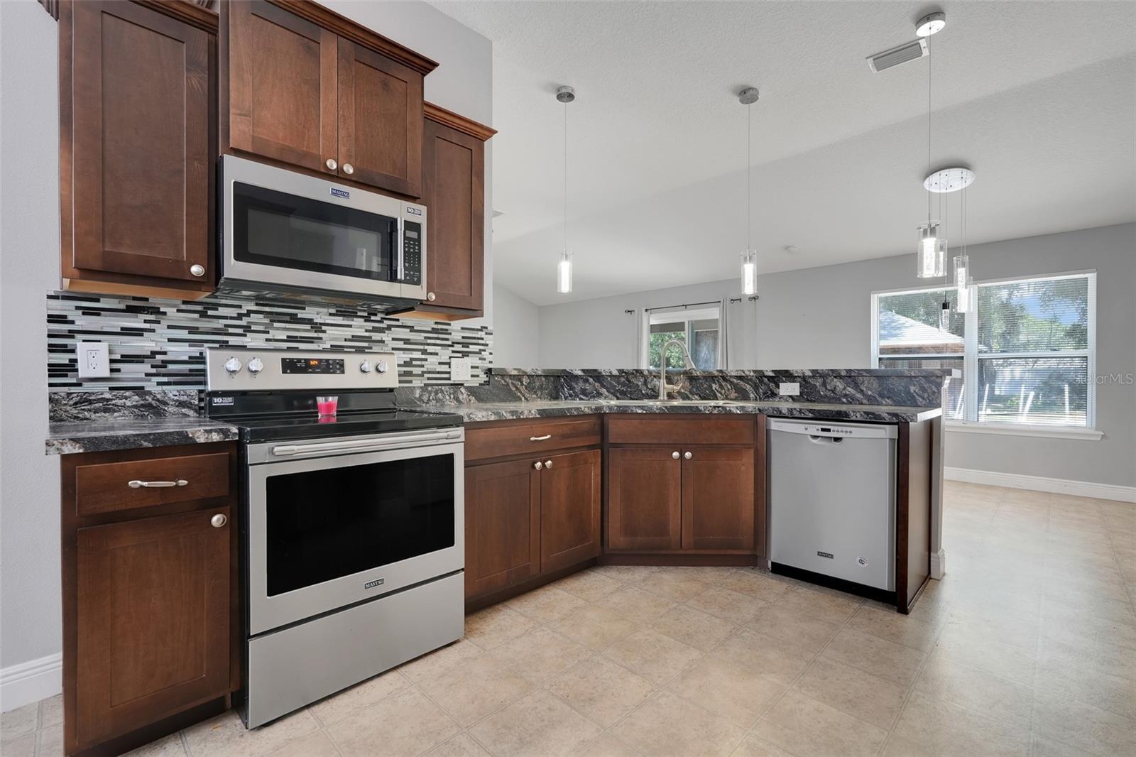 Image 14 of 32 For 812 Deep Wood Court