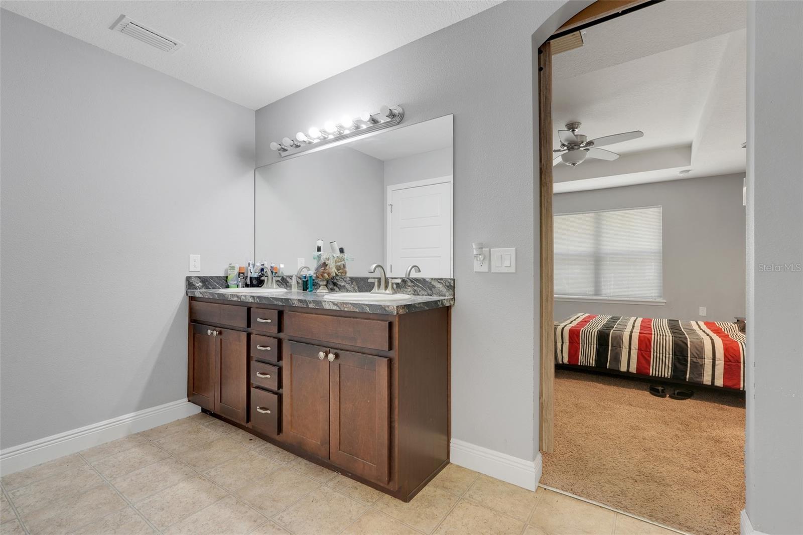 Image 18 of 32 For 812 Deep Wood Court