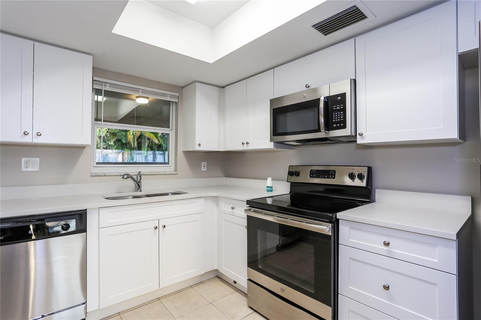 Image 5 of 16 For 12287 Mallory Drive