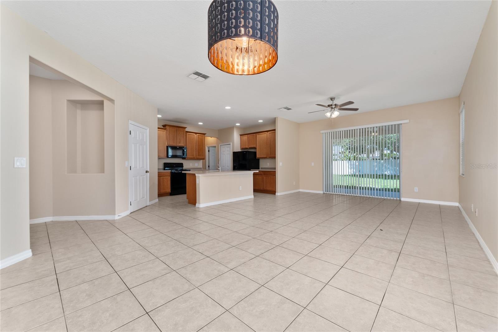 Image 14 of 38 For 10076 Kimble Field Way