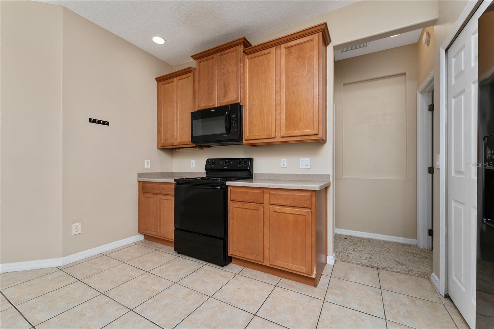 Image 17 of 38 For 10076 Kimble Field Way