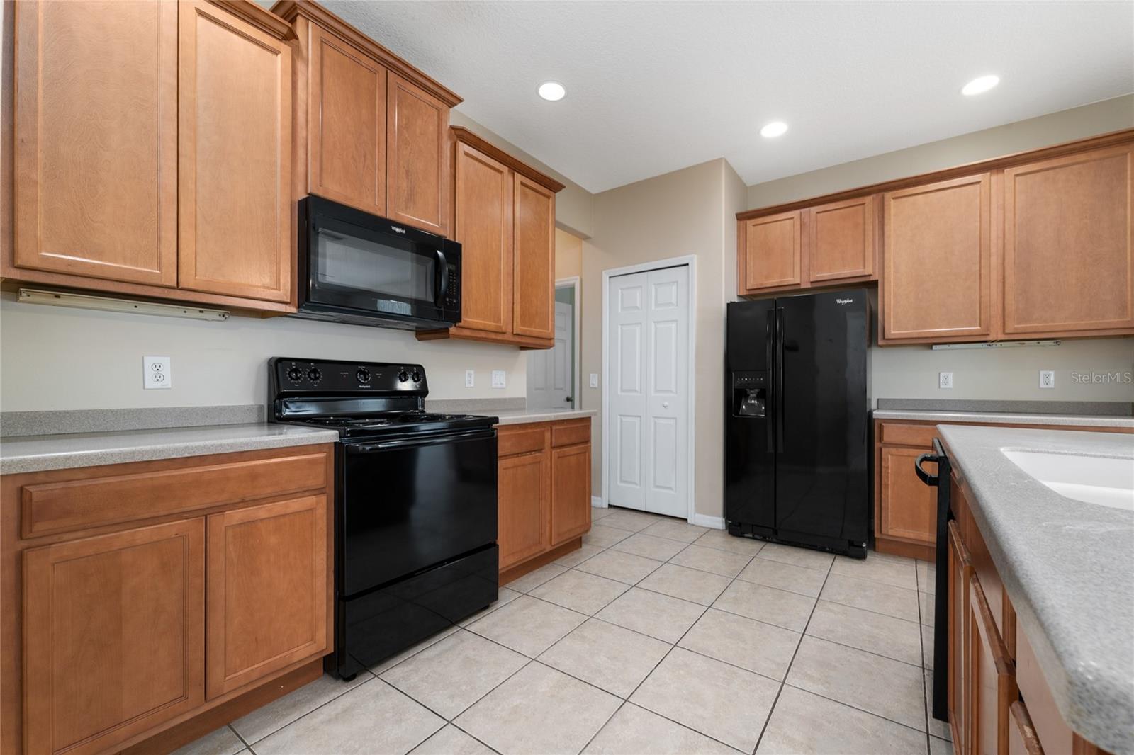 Image 19 of 38 For 10076 Kimble Field Way